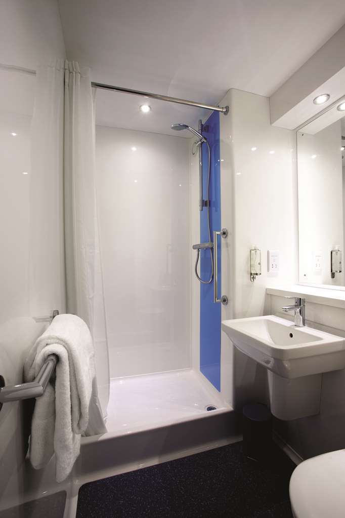 Travelodge Dundee Strathmore Avenue Szoba fotó